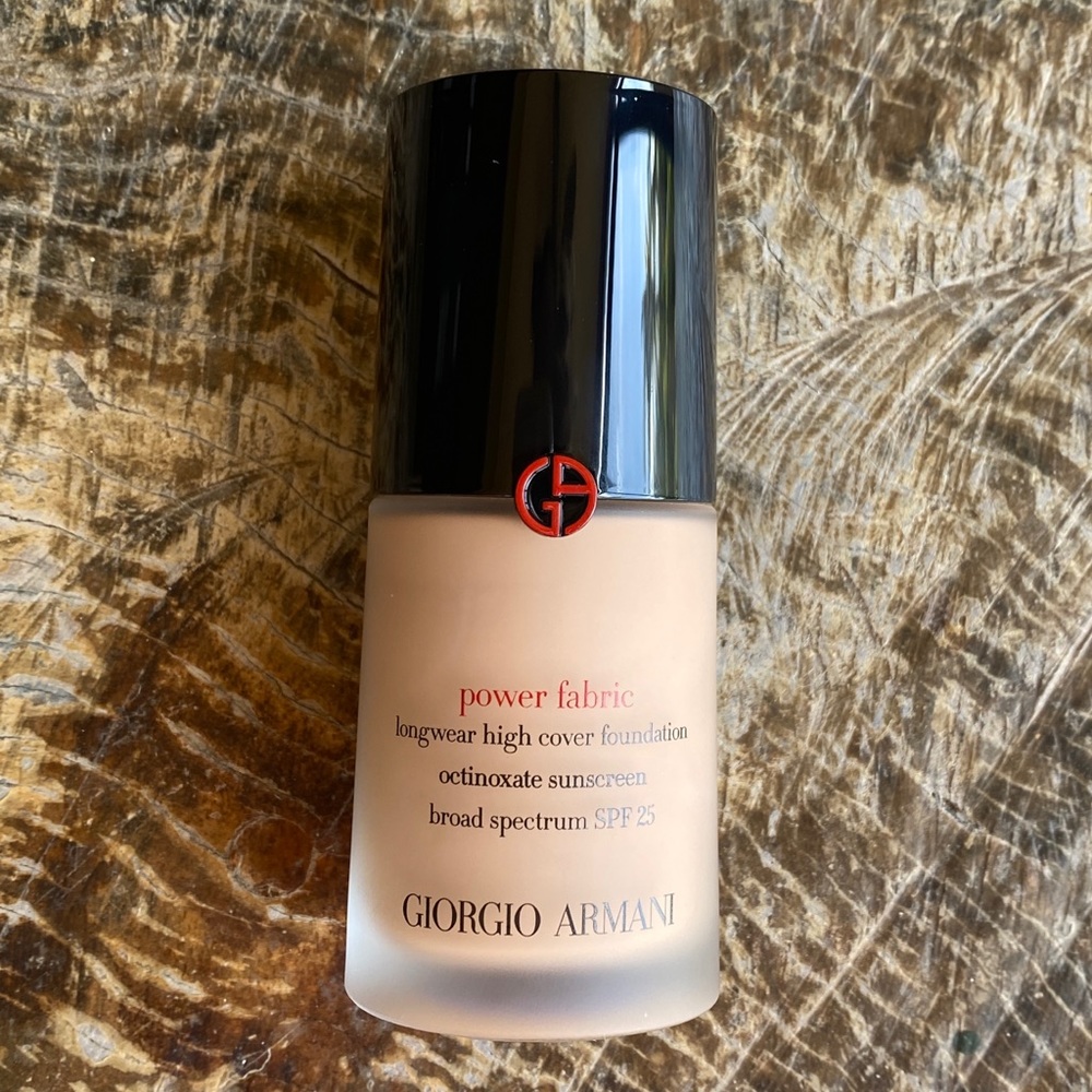 Armani Power Fabric Longwear SPF 25 Foundation Shade 3.5 Light Neutral Undertone